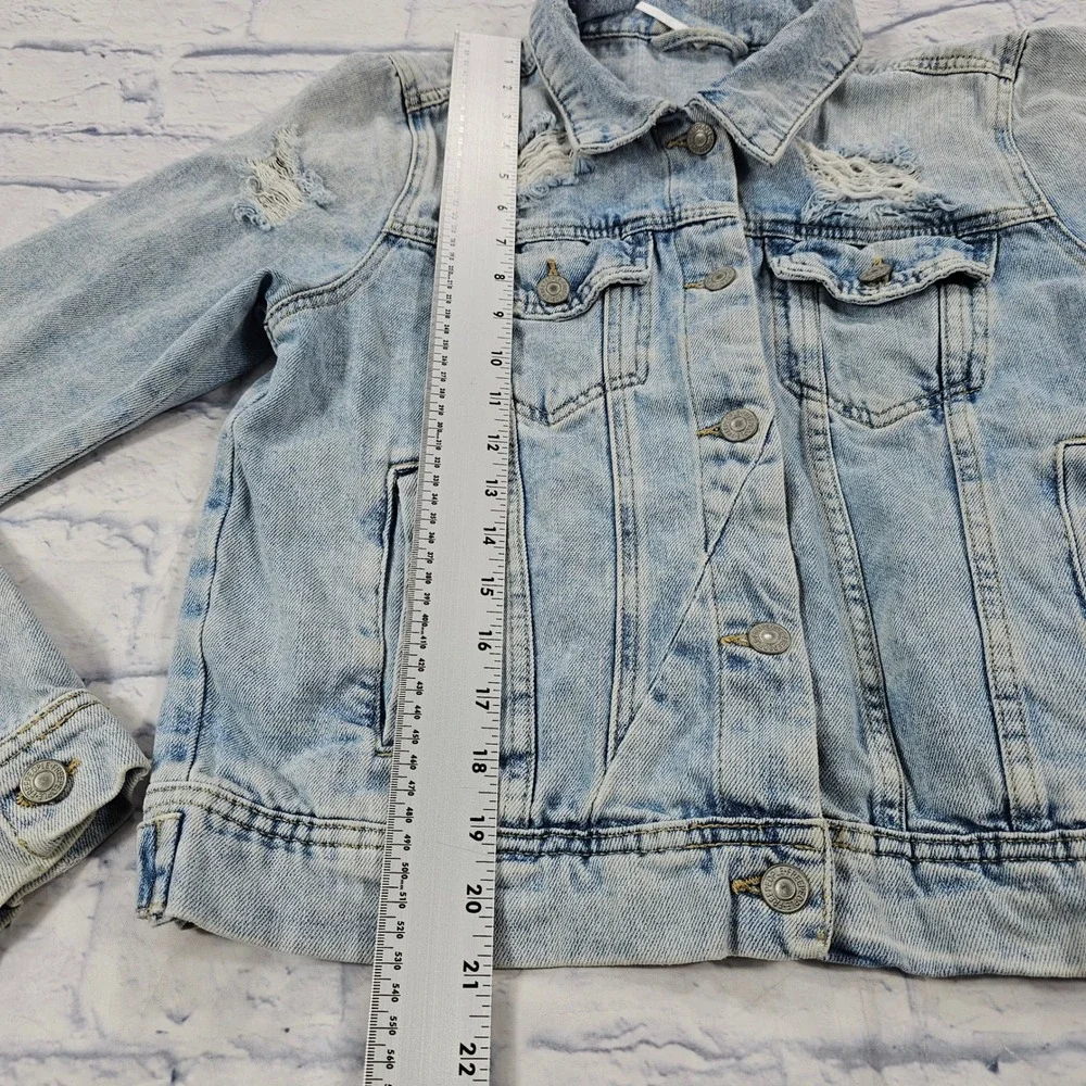 Free People Rumors Denim Jacket WOMENS M Light Wash Distressed Cotton Trucker - Picture 3 of 14